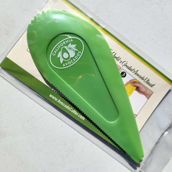 New Avocado Knife Scooper Scoop Kitchen Tool Slicer Pitter Seed Remover  FAST SH - Picture 1 of 8